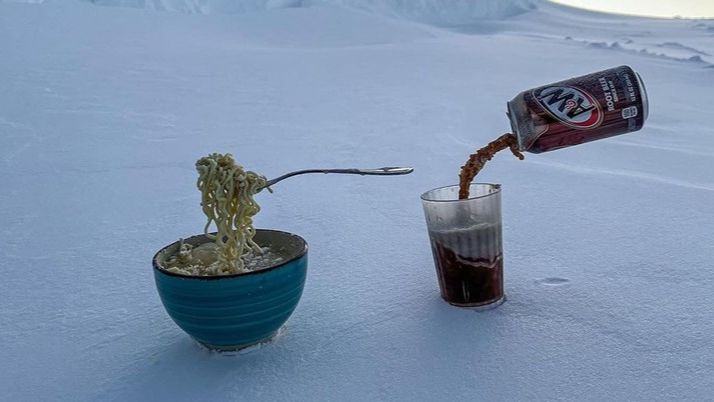 Ovako izgleda ručak na Antarktiku: Fotografija snimljena na - 64 stepena (FOTO)
