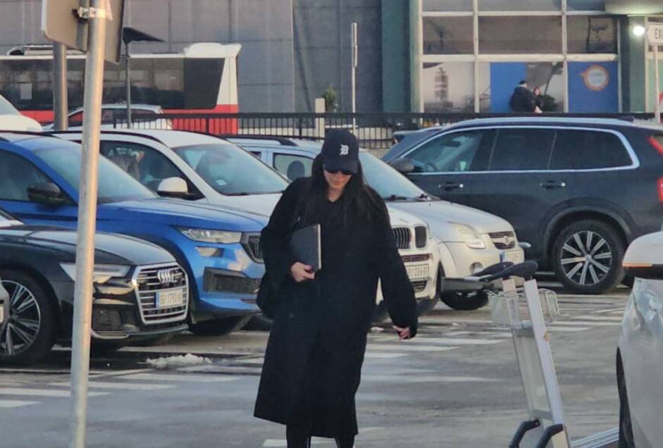 NA AERODROMU JE SAČEKAO BRAT Anastasija Ražnatović bez muža stigla u Srbiju (FOTO)