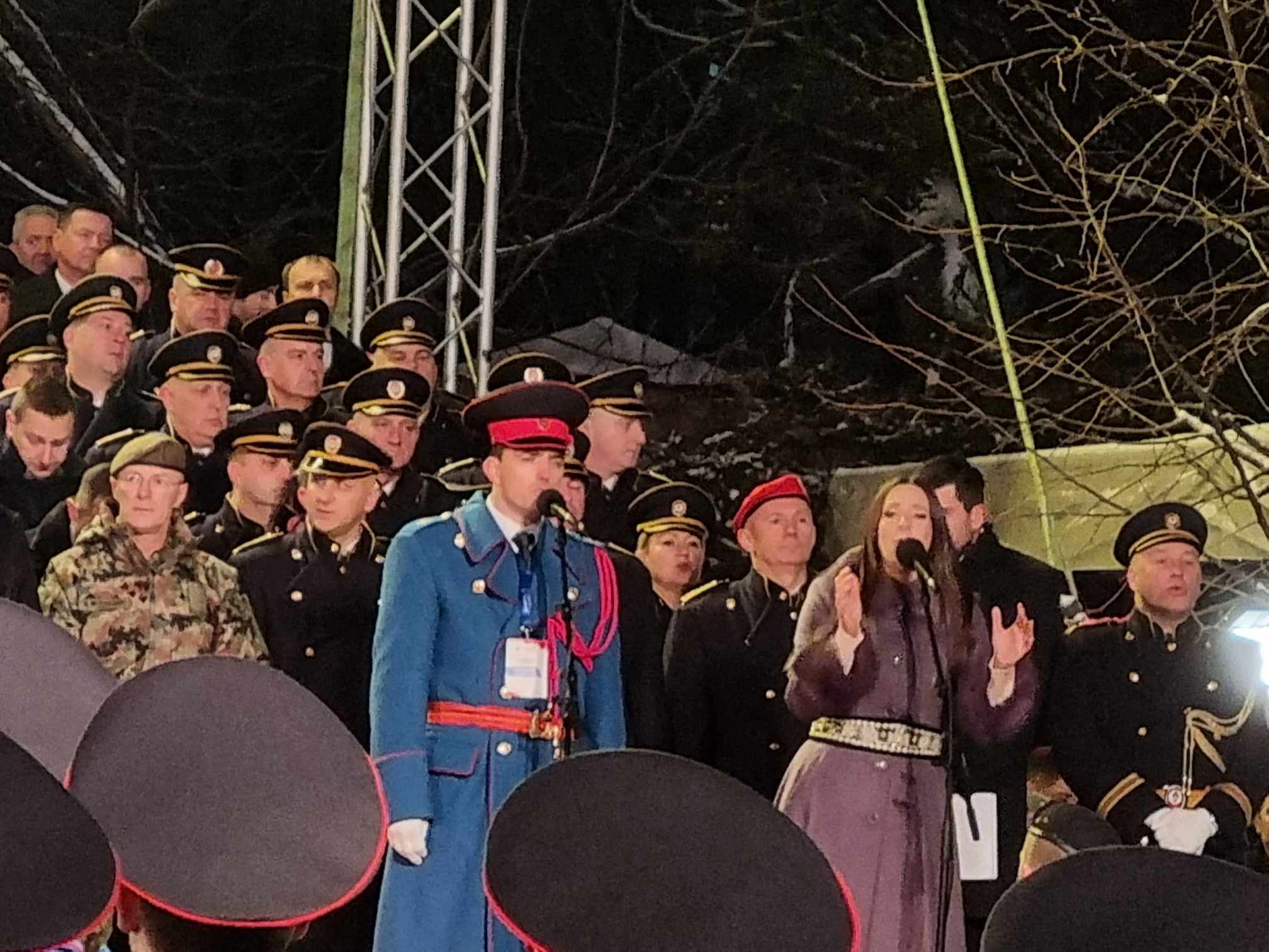 (VIDEO) "PUKNI ZORO ODJEKIVALO BANJALUKOM" Danica Crnogorčević i orkestar MUP-a RS oduševili prisutne
