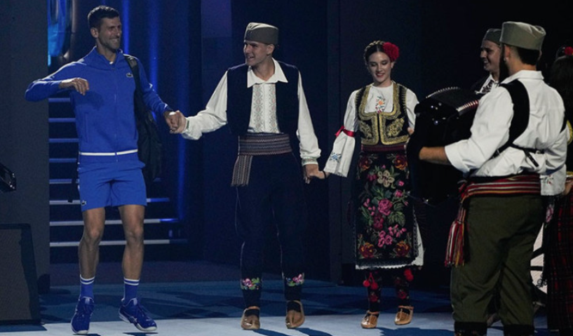 (VIDEO) ĐOKOVIĆ IZAZVAO OVACIJE Zaigrao kolo na Rod Lejver areni