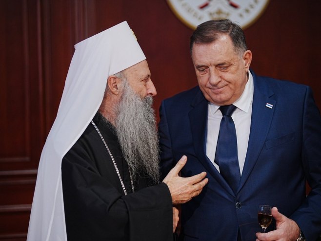 PREDSJEDNIK SRPSKE U MARTIN BRODU Patrijarh Porfirije osveštava Hram Svetog Nikolaja Čudotvorca u manastiru Rmanj