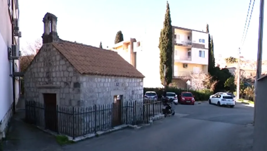 MOŽE I ZAMJENA ZA AUTOMOBIL Hrvati prodaju kapelicu Majke Žalosne koju koriste kao apartman