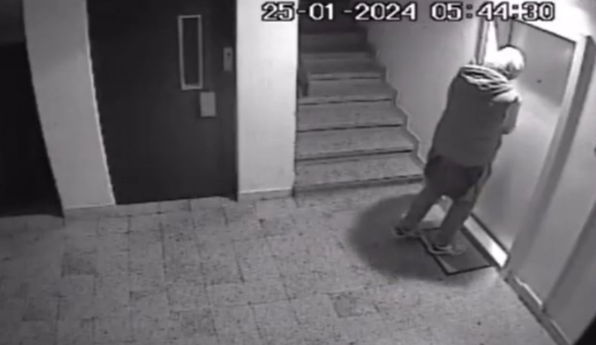 (VIDEO) BIZARNA KRAĐA Lopov upao u stan gdje je majka spavala sa bebom, evo šta je odnio