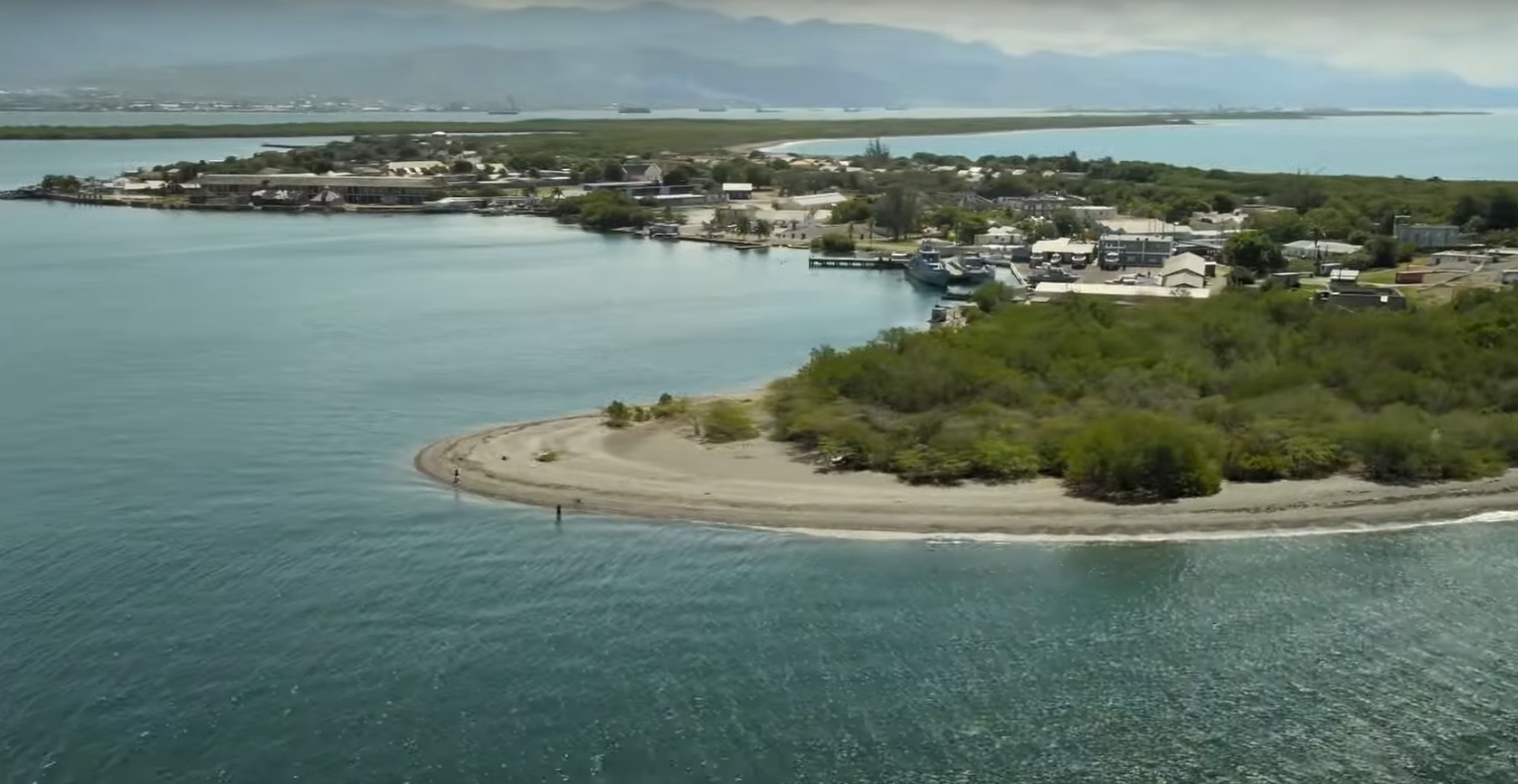 SIGURNA LUKA ZA MORSKE PLJAČKAŠE Grad koji je bio svjetski centar razvrata danas je samo ruševina