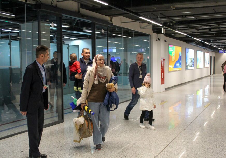 Državljani BiH stigli u Sarajevo: Dva mjeseca nakon evakuacije iz Gaze (FOTO)