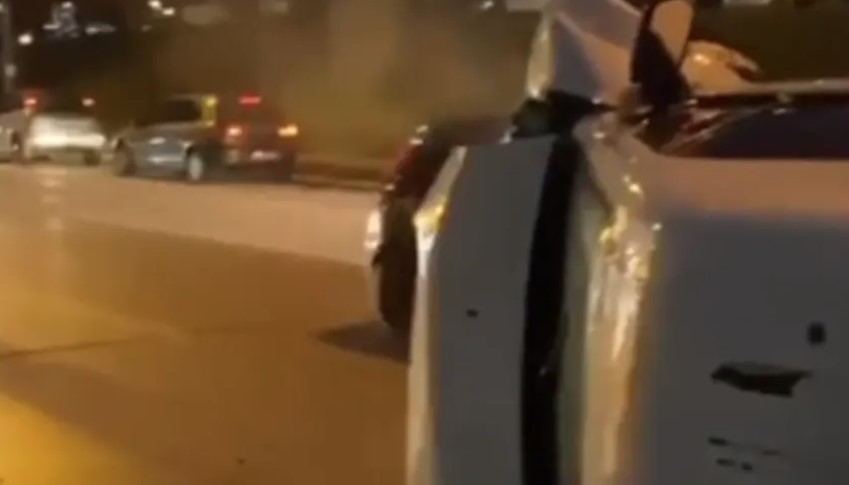 OBJAVLJEN DRAMATIČAN VIDEO Nova saobraćajka na bh. putevima: Srušio banderu pa se prevrnuo