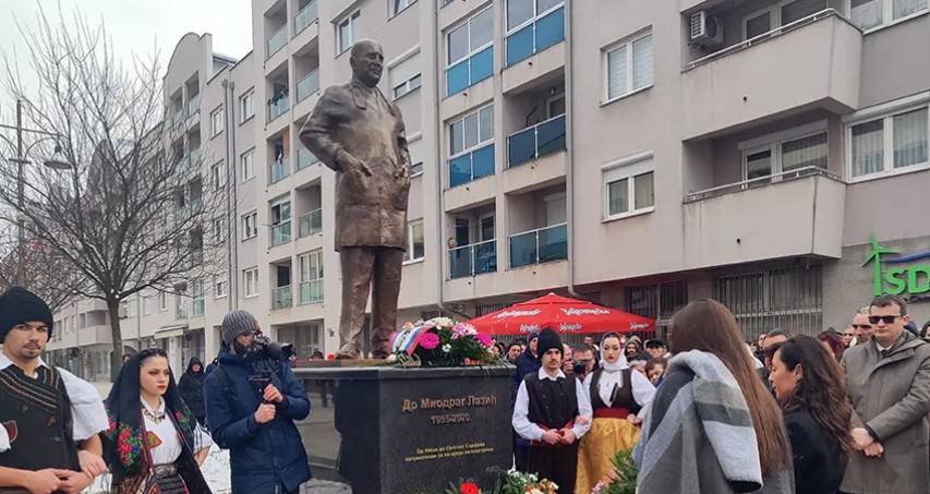 Otkriven spomenik doktoru Miodragu Laziću u Istočnoj Ilidži