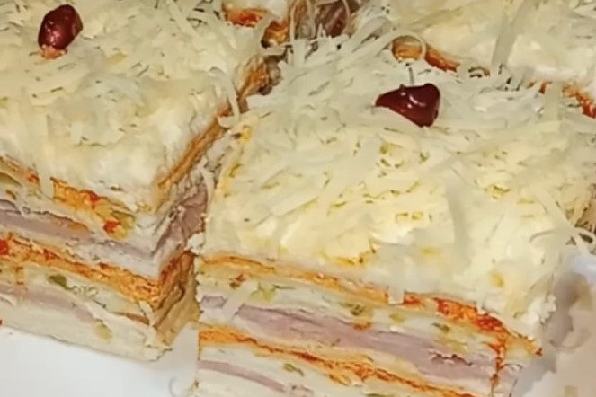 SLANA ROZEN TORTA Perfekcija u slojevima, idealna za predjelo, a može i za večeru