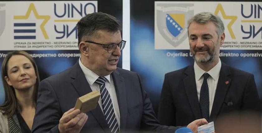 Tegeltija uručio Forti digitalni kvalifikovani potpis