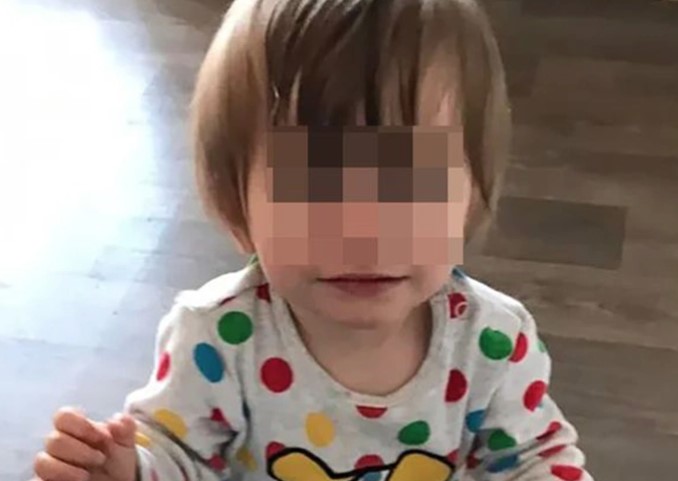 HORORU NEMA KRAJA Opljačkan stan u kojem je dječak (2) sklupčan umro od gladi?