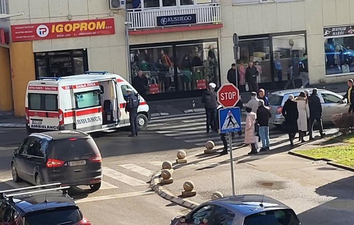 NESREĆA KOD PARKA PETAR KOČIĆ Auto udario pješaka u centru Banjaluke