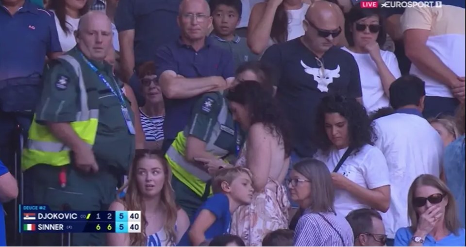 PREKID KOJI JE POREMETIO SVE Navijaču pozlilo u Melburnu