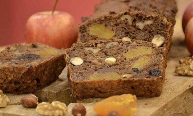 Poslastica za vikend: Fantastičan kolač sa suvim voćem