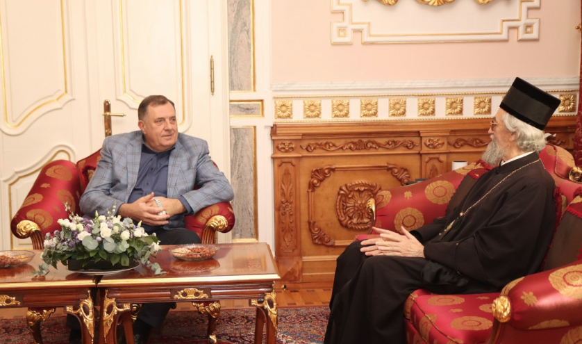 (FOTO) Dodik na slavi kod vladike Jefrema: Divan običaj koji imaju samo Srbi