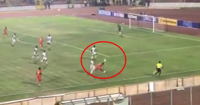 (VIDEO) FANTASTIČAN POTEZ FUDBALERA ZVEZDE Bukari umalo postigao gol iz "nemoguće" pozicije