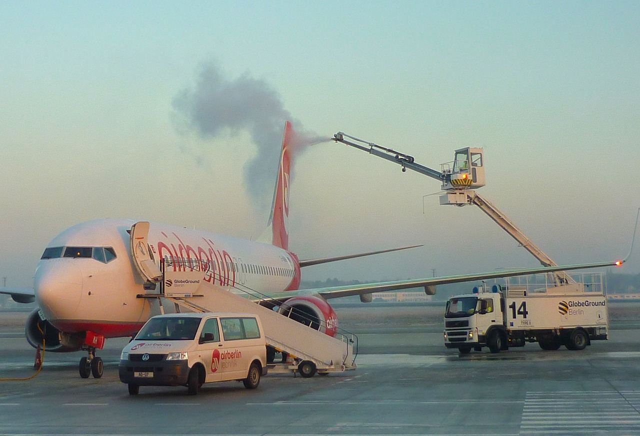 Zbog obilnih snježnih padavina zatvoren glavni aerodrom u Oslu