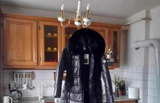 (FOTO) BUNDA NA LUSTERU "Predivna, neobična i nema je svako" Oglas koji je nasmijao mnoge