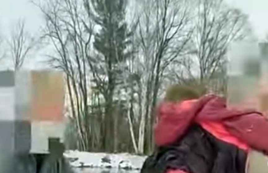SESTRE 8 i 10 GODINA UPALE U ZALEĐENO JEZERO: Jednu spasila komšinica (80), drugu policajka (VIDEO)