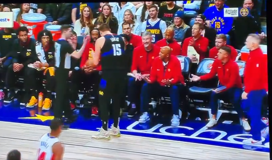 ŽESTOKA RASPRAVA SA SUDIJAMA Jokić pobjesnio, pa dobio tehničku grešku (VIDEO)