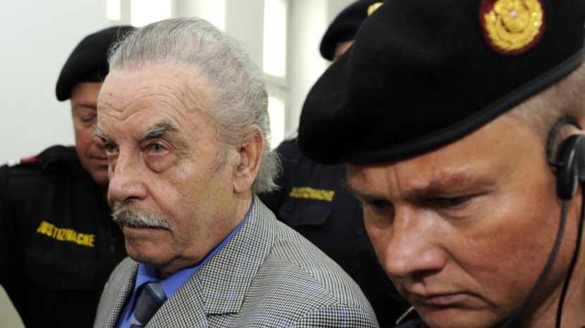 (FOTO) FRICL SA PSIHIJATRIJE IDE U ZATVOR Držao kćerku u zatočeništvu 24 godine, silovao je i sa njom imao sedmoro djece
