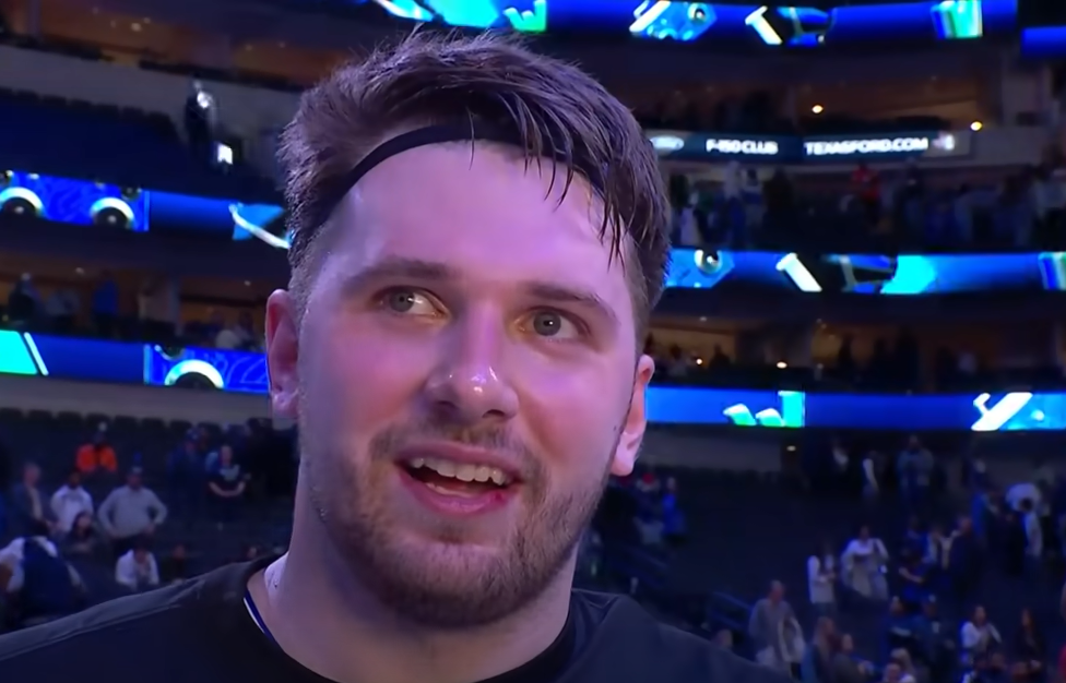 (VIDEO) JOŠ JEDAN U NIZU ATRAKTIVNIH KOŠEVA Pogledajte majstoriju Luke Dončića