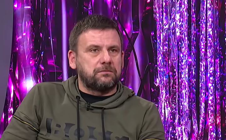 PJEVAČ PROGOVORIO O NAJTEŽOJ PORODIČNOJ SITUACIJI Sin Mikice Bojanića boluje od autizma: "Dao bih sve da bolest mogu da prenesem na mene"