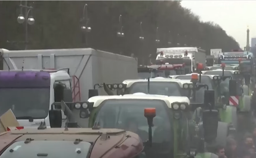 SUDAR TRI KAMIONA U NJEMAČKOJ Vozilom uletio među štrajkače, preminuo na licu mjesta