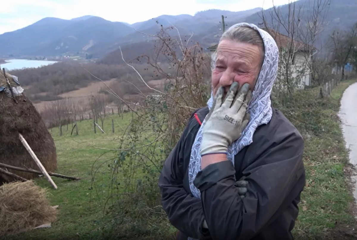 "NEĆU VAM BITI MAJKA NI NA ZEMLJI, NI U ZEMLJI" Bolna sudbina Senije iz Zvornika koju su djeca napustila (VIDEO)
