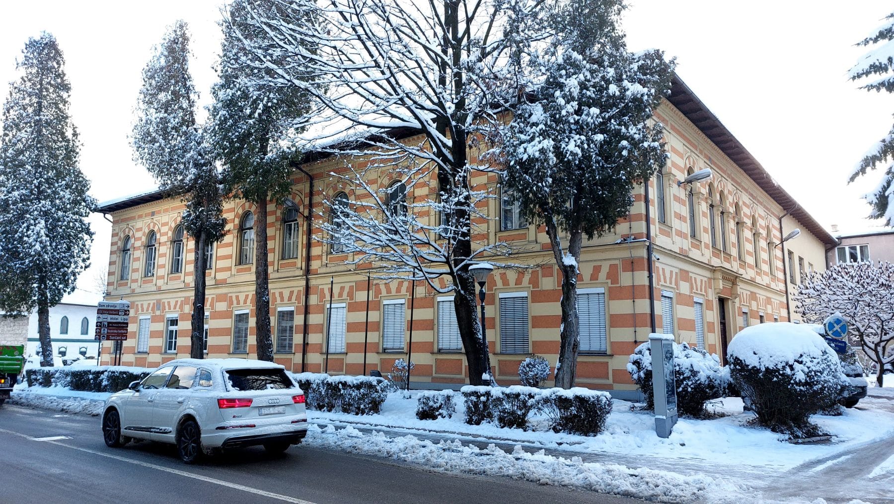 "TI SI OBIČNO ĐUBRE, KEPEC, UBIĆU TE" Muškarac u Travniku vrijeđao tužioca pa osuđen na tri mjeseca zatvora