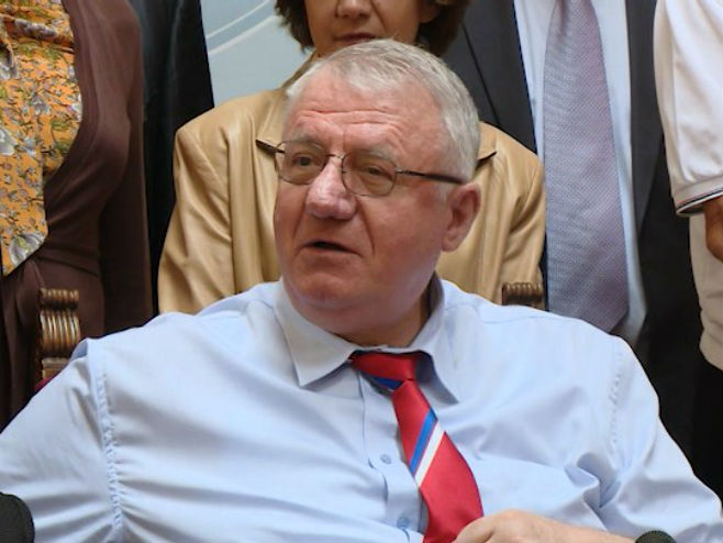 "KRAJNJE JE VRIJEME DA SE UKINE" Šešelj: Dodik da se ne odaziva na pozive nelegalnog Suda BiH