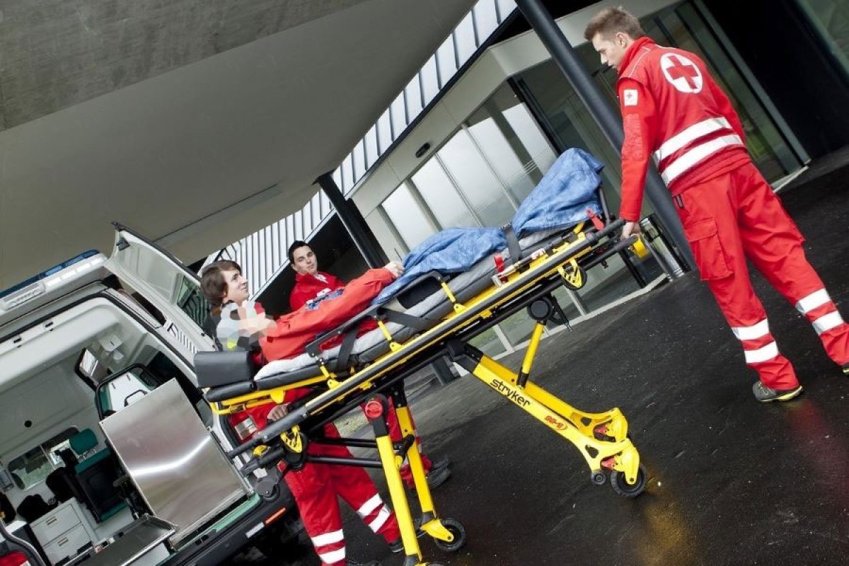 TEŽAK UDES U AUSTRIJI Vozač iz BiH skrenuo u suprotnu traku, pa se prevrnuo