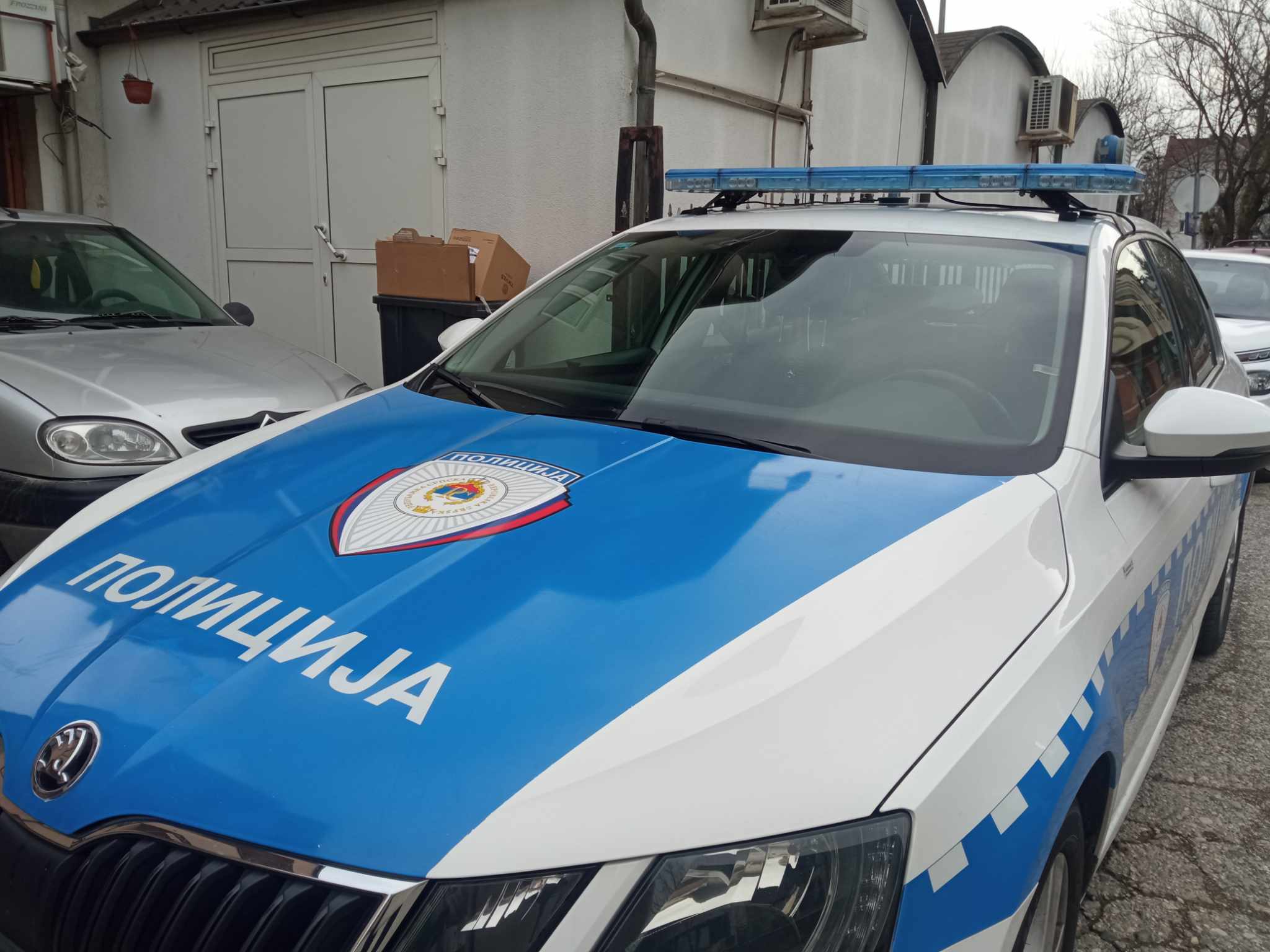 PREDSTAVIO SE KAO ŽENA, PA PREVARIO FOČAKA ZA 3.500 KM Policija uputila apel građanima
