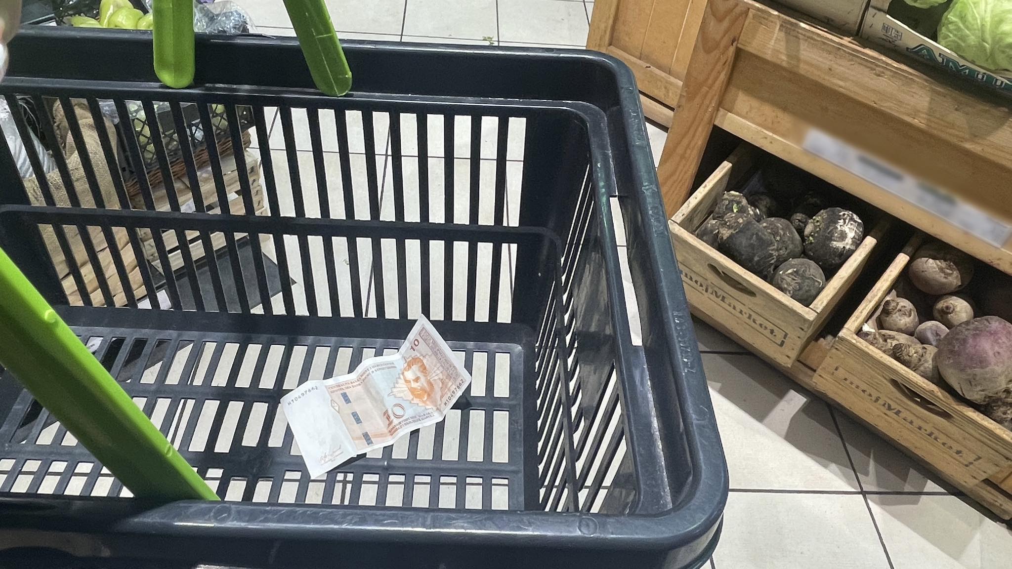 MINIMALAC NAS SKUPO KOŠTAO, CIJENE OTIŠLE "U NEBO" Ekonomista za ALOonline: Plate gube na vrijednosti, nalazimo se u "teškoj kategoriji"