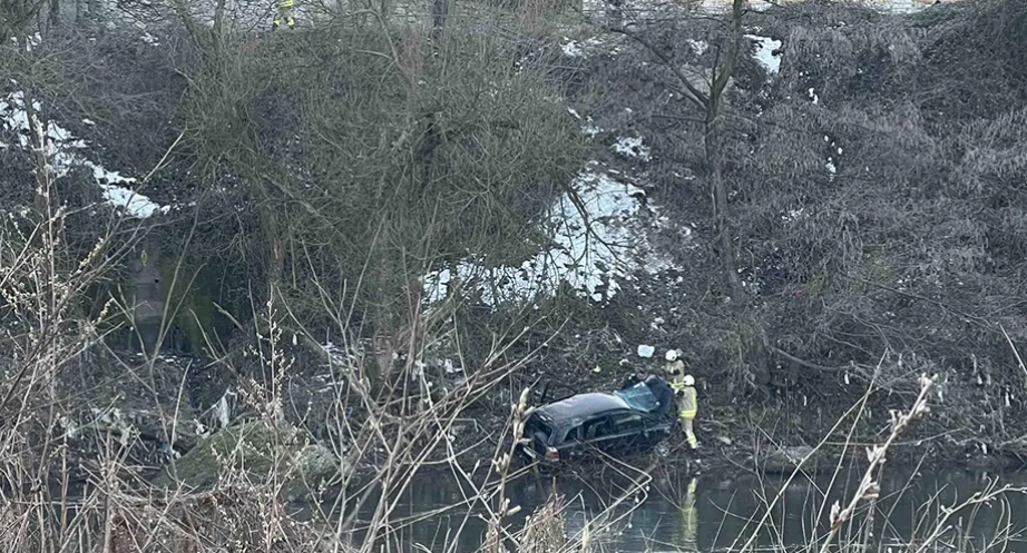 EPILOG TEŠKE NESREĆE KOD VISOKOG Auto u koritu rijeke, ima povrijeđenih