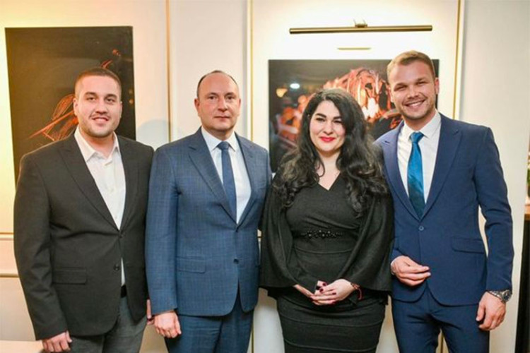 "LIJEPO JE ZNATI DA UVIJEK IMAMO PRIJATELJE" Bratska saradnja Banjaluke i Novog Sada