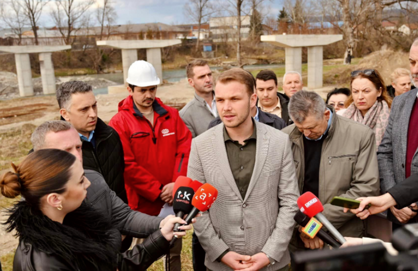 (FOTO) RADOVI SE NASTAVLJAJU Stanivuković obišao naselje Česma u Banjaluci