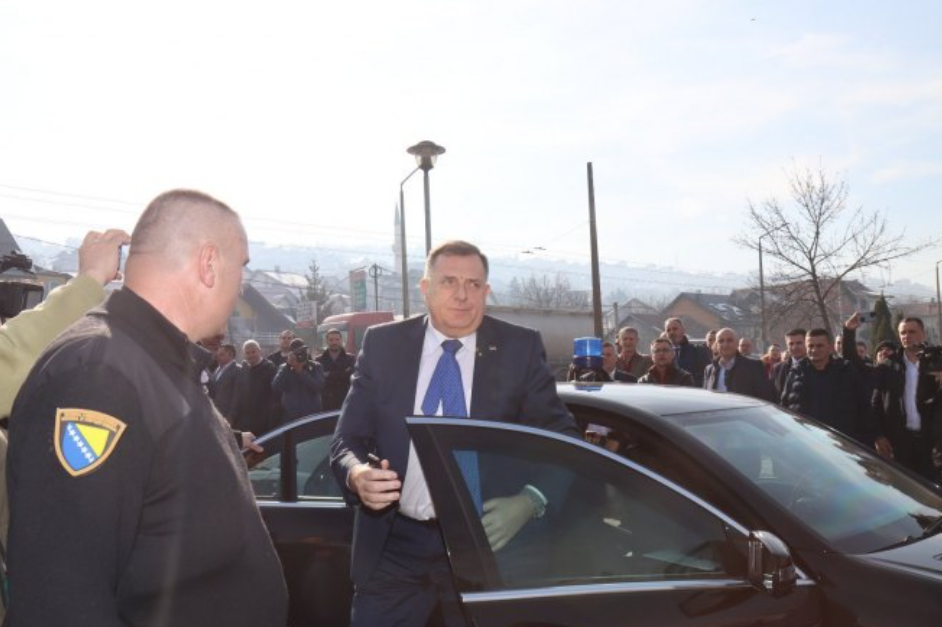 PREDSJEDNIK SRPSKE DOČEKAN APLAUZOM Dodik stigao u Sud BiH