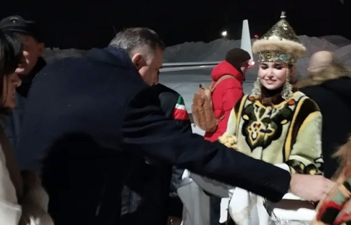 DOČEKAN PO TRADICIONALNIM OBIČAJIMA Dodik stigao u Kazanj