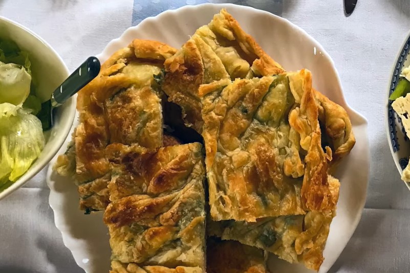 FIL SE TOPI U USTIMA, A KORE MEKŠE OD PAMUKA Slasni "zelnik" po receptu starih Bugarki i Makedonki
