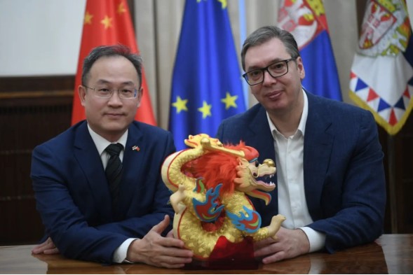 VUČIĆ SA AMBASADOROM KINE "Uručio sam pismo za predsjednika Sija o Kosmetu"
