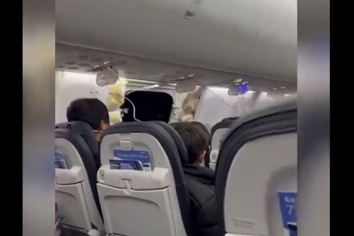 PRIZORI OD KOJIH HVATA JEZA Vrata aviona otpala u letu jer su nedostajala četiri šarafa