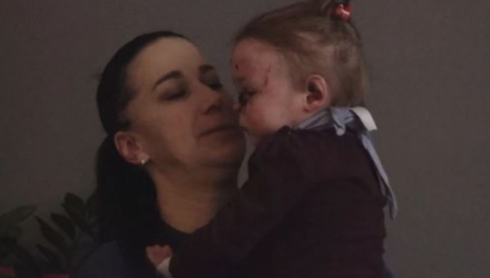 OBEZBIJEĐENA JOJ JE NEOPHODNA TERAPIJA Nađa je "dijete leptir" koju su ostavili roditelji, a Tatjana joj je promijenila život