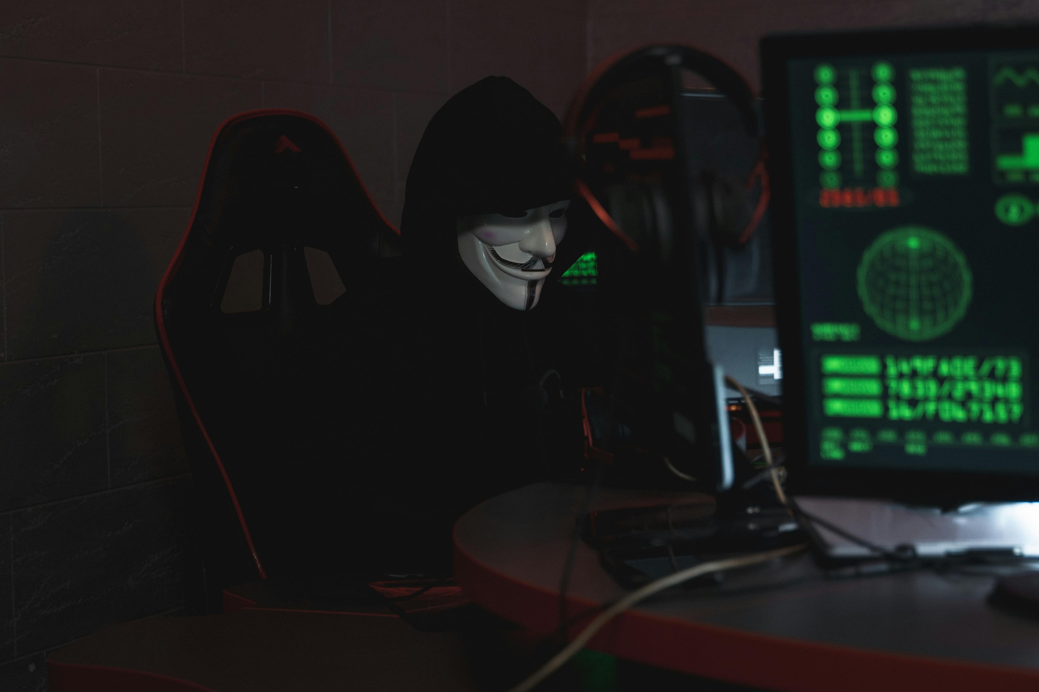 GRUPA OBAVIJENA VELOM MISTERIJE Ponuđeno 15 miliona dolara za informacije o liderima “Lokbita”