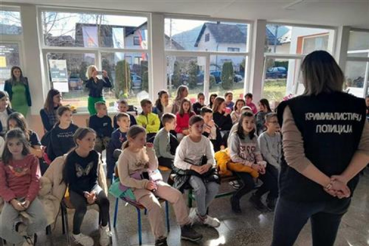 ZAŠTITA DJECE NA INTERNETU Edukativna radionica u Mrkonjić Gradu