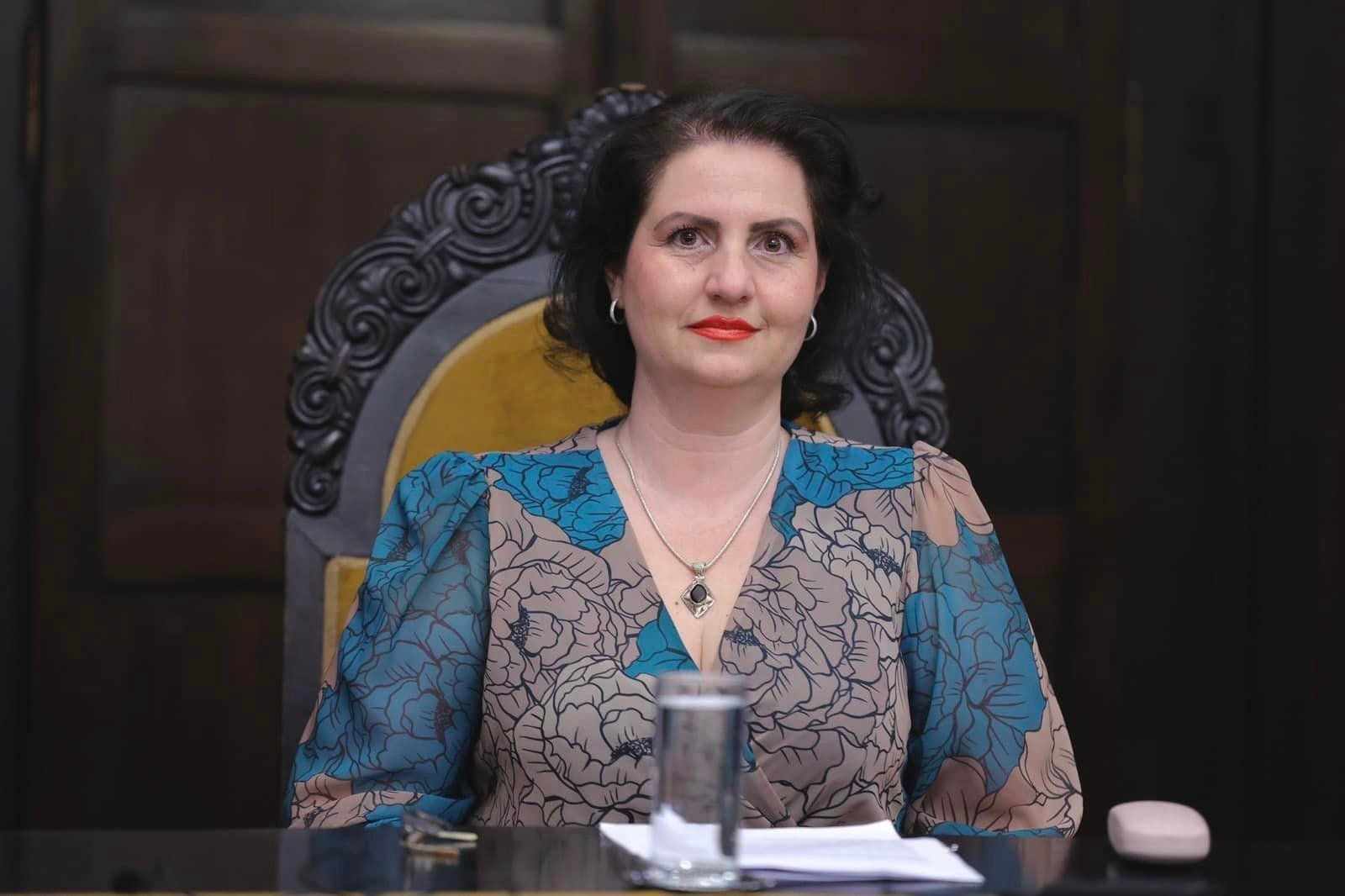 DJECA NAM BOLJE ZNAJU ENGLESKI NEGO SRPSKI Profesorka Sanja Macura o krizi čitanja u Srpskoj: Kod mladih primjetan drastičan pad bogatstva rječnika