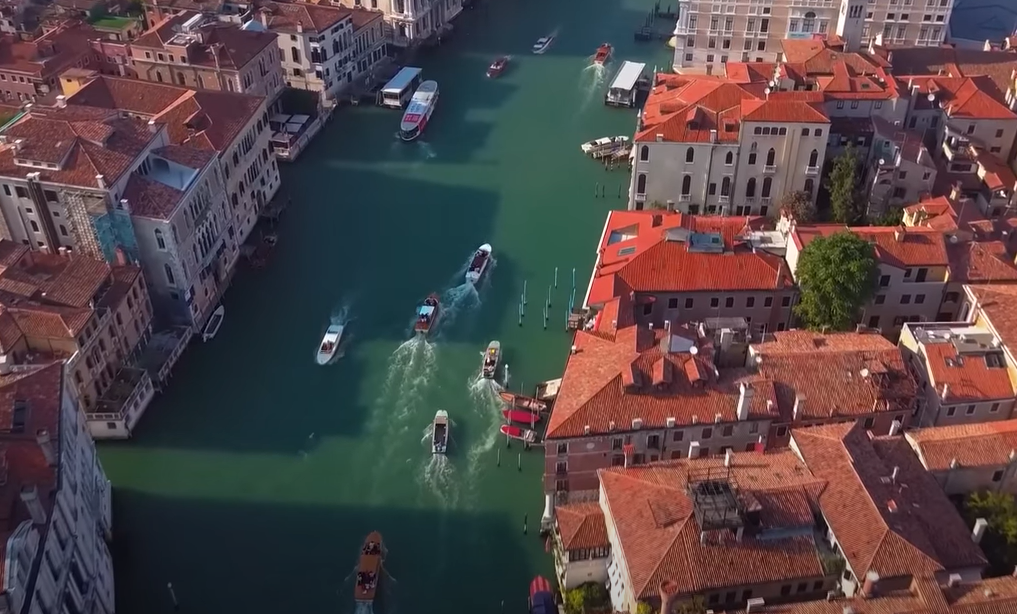 OPELJEŠIO IH "GRAD NA VODI" Djevojke u Veneciji pastu i piće platili 230 maraka