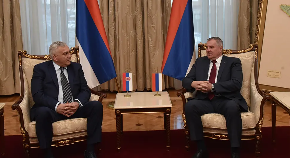VIŠKOVIĆ SA TODOROVIM U BANJALUCI Odnosi Srpske i Srbije na istorijskom maksimumu