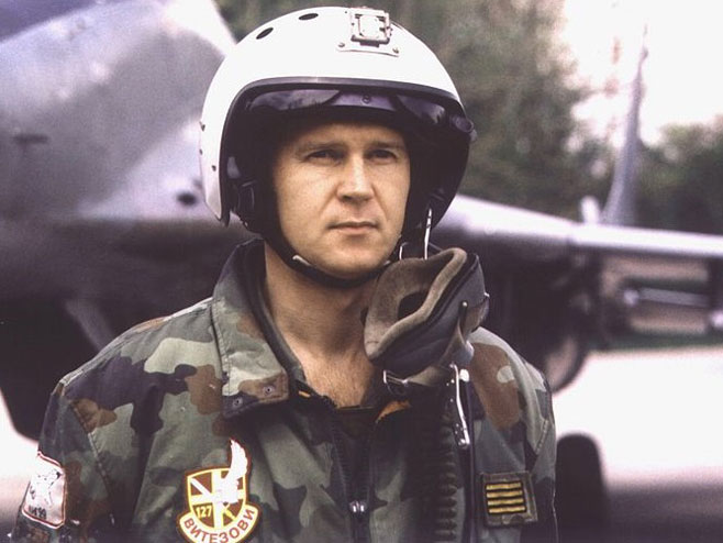 "MAJKU VAM DJEČIJU, NEĆETE VI DA GINETE, JA ĆU" Heroj koji se borio sa 14 NATO aviona