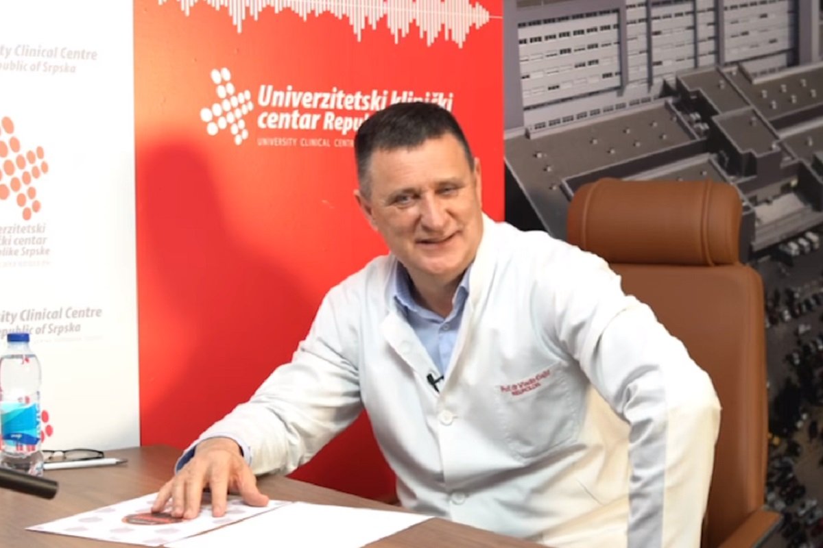 (VIDEO) ĐAJIĆ U ULOZI VODITELJA Direktor UKC RS u prvoj epizodi podkasta ugostio eminentne stručnjake