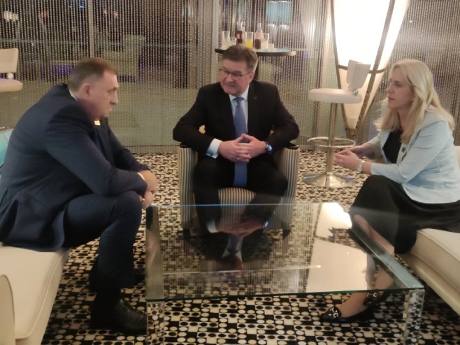 "SRPSKA VIDLJIVA U SVIM ODLUKAMA" Dodik i Cvijanović razgovarali sa Lajčakom